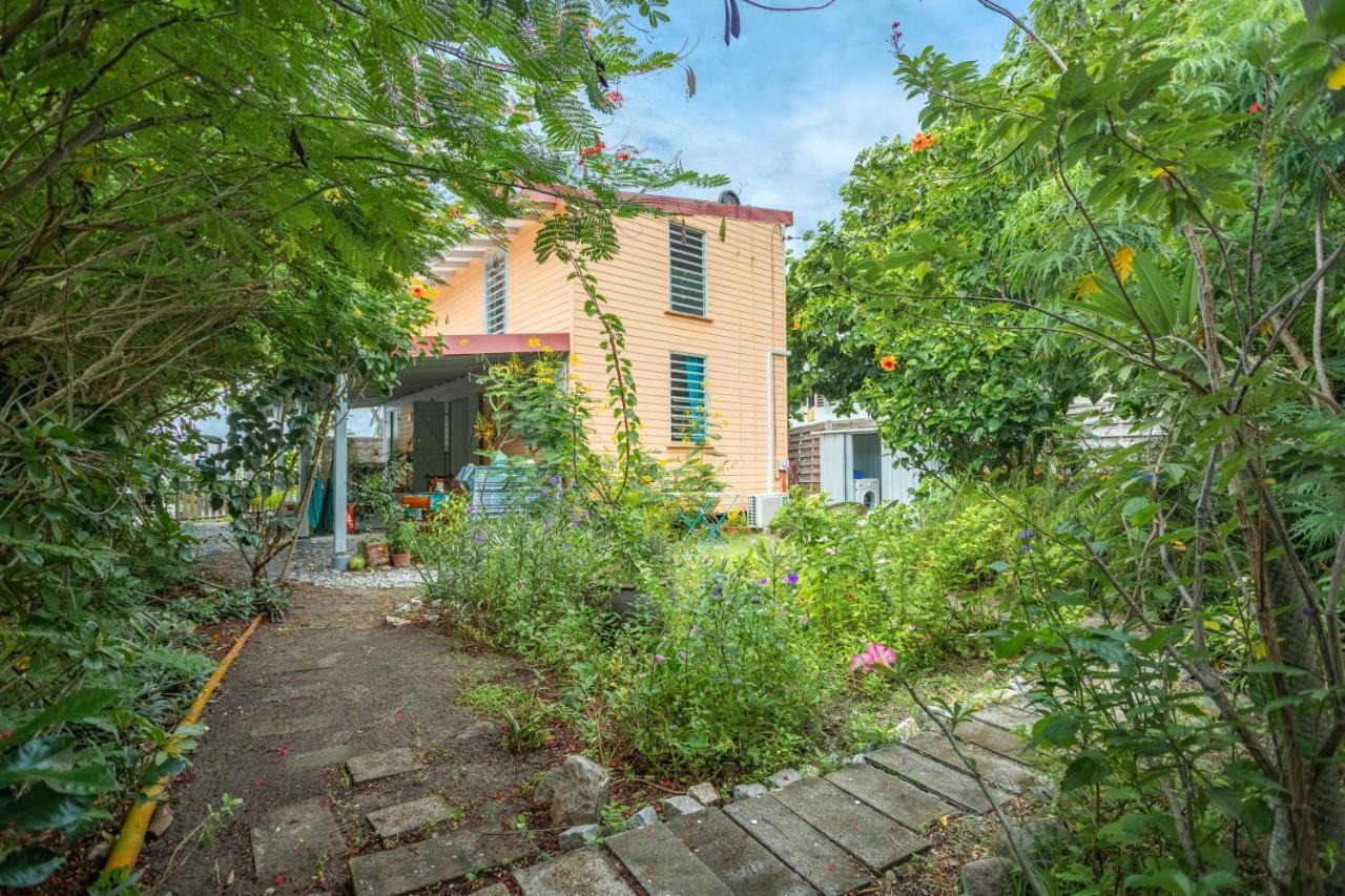 Appartement Charmant Au Carbet Avec Vue Sur La Mer 50 M² Le Carbet Exterior foto
